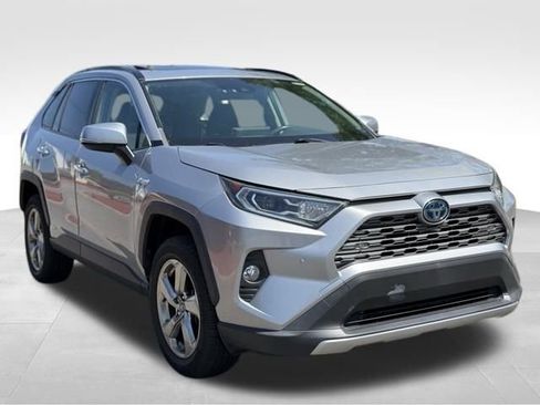 Used 2019 Toyota RAV4 Limited image 3