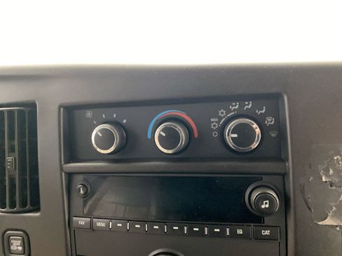 Used 2021 Chevrolet Express 2500 Extended w/ Driver Convenience Package RWD image 20