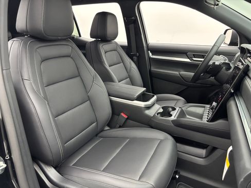 New 2027 GMC Terrain Elevation w/ Elevation Premium Package FWD image 32