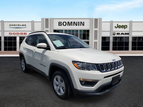 Used 2019 Jeep Compass Latitude AWD/4WD image 2