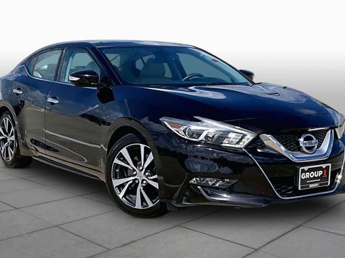 Used 2017 Nissan Maxima Platinum w/ Interior Lighting Package FWD image 3