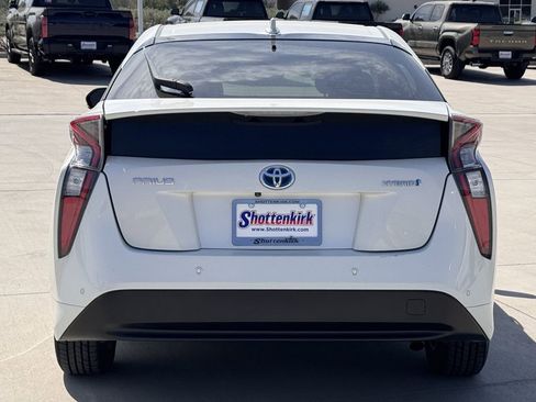 Used 2017 Toyota Prius Four w/ Advanced Technology Package image 5