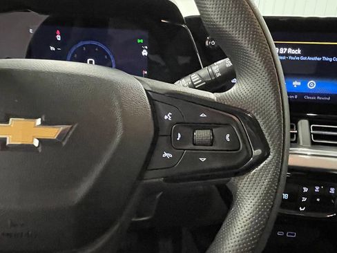 Used 2025 Chevrolet Trax LT FWD image 31