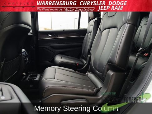 New 2025 Jeep Grand Cherokee L Limited w/ Luxury Tech Group II image 15