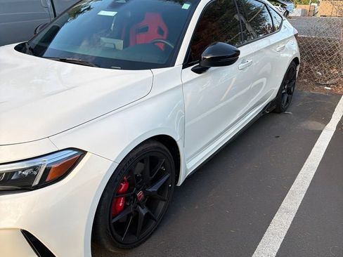 Used 2025 Honda Civic Type R image 2