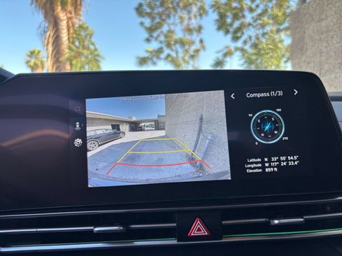 Used 2025 Hyundai Elantra SEL FWD image 23