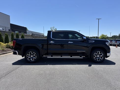 Used 2024 GMC Sierra 1500 SLT w/ SLT Premium Plus Package AWD/4WD image 11
