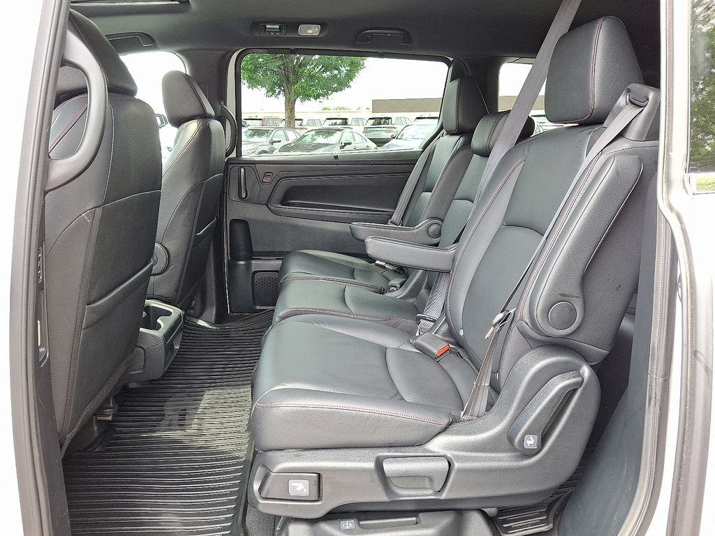 Used 2023 Honda Odyssey Sport image 11