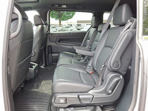 Used 2023 Honda Odyssey Sport image 11
