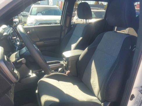 Used 2023 Toyota Tacoma TRD Sport image 17