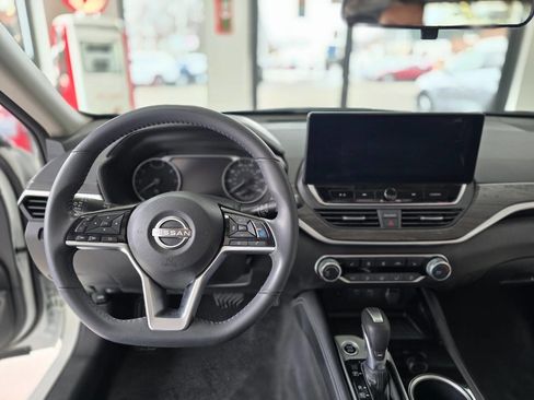 Used 2023 Nissan Altima 2.5 SV w/ SV Premium Package image 28