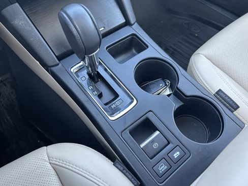 Used 2019 Subaru Outback 2.5i Limited w/ Popular Package #2 image 6