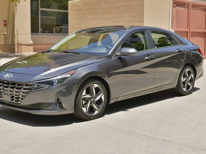 Used 2021 Hyundai Elantra SEL w/ Convenience + Premium Package