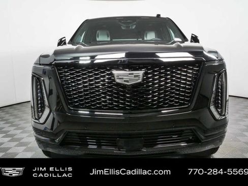 Used 2026 Cadillac Escalade Platinum Sport w/ LPO, ONYX Package AWD/4WD image 37