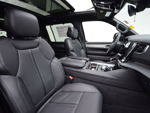 New 2026 Jeep Grand Wagoneer Limited AWD/4WD image 23