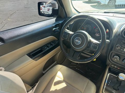 Used 2014 Jeep Patriot Latitude w/ Sun/Sound Group AWD/4WD image 26