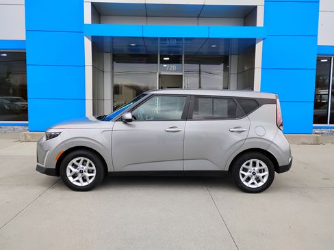 Used 2023 Kia Soul LX w/ Option Group 015 FWD image 29