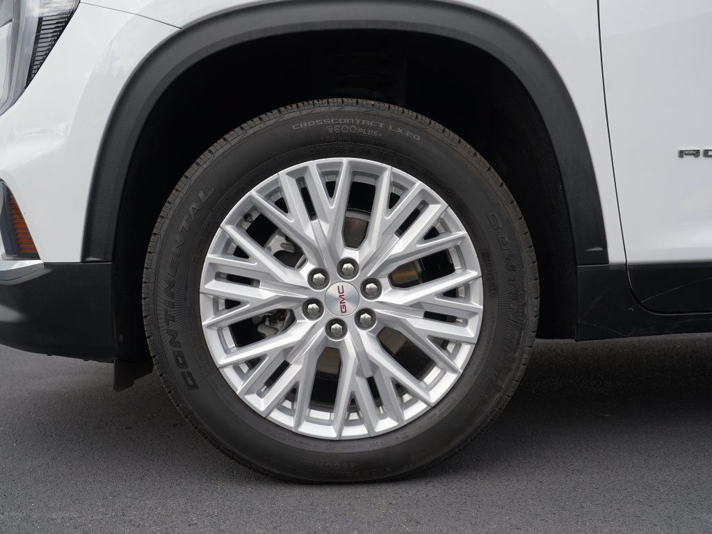 Certified 2026 GMC Acadia Elevation w/ Elevation Premium Package AWD/4WD image 32