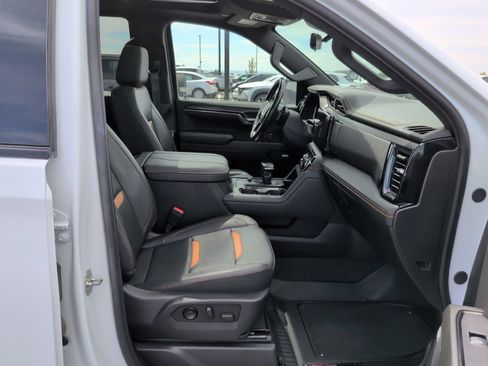 Used 2024 GMC Sierra 1500 AT4 w/ Technology Package AWD/4WD image 15