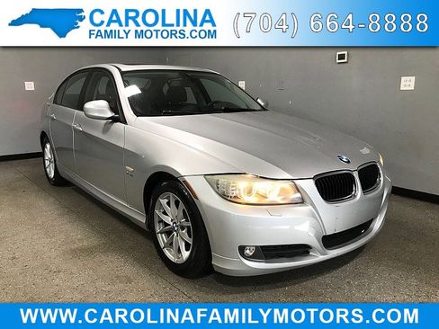 Used 2010 BMW 328i xDrive Sedan image 1