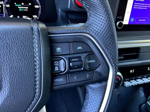 Used 2025 Toyota Tacoma TRD Off-Road image 22