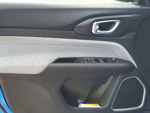 Used 2022 Jeep Compass Latitude FWD image 21