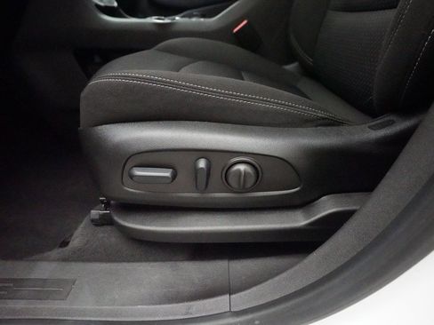 Used 2023 GMC Terrain SLE w/ Driver Convenience Package image 29