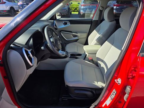 Used 2020 Kia Soul LX FWD image 15