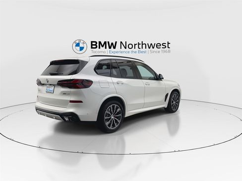 New 2026 BMW X5 xDrive40i w/ M Sport Package image 3