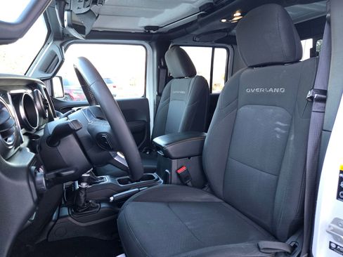 Used 2023 Jeep Gladiator Overland image 25