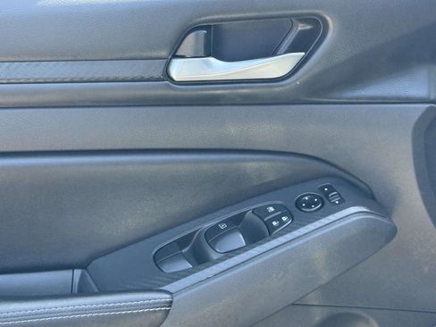 Used 2024 Nissan Altima 2.5 SV FWD image 17
