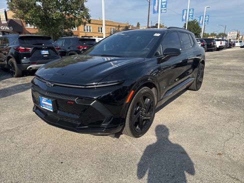 Used 2025 Chevrolet Equinox EV RS image 3