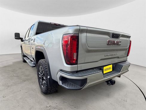 Used 2020 GMC Sierra 3500 Denali w/ Denali Ultimate Package image 2