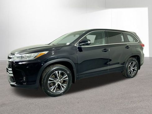 Used 2018 Toyota Highlander LE image 23