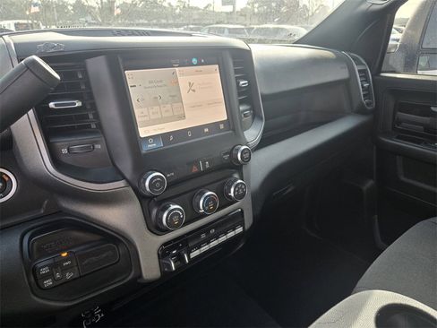 Used 2024 RAM 2500 Tradesman w/ Chrome Appearance Group image 13