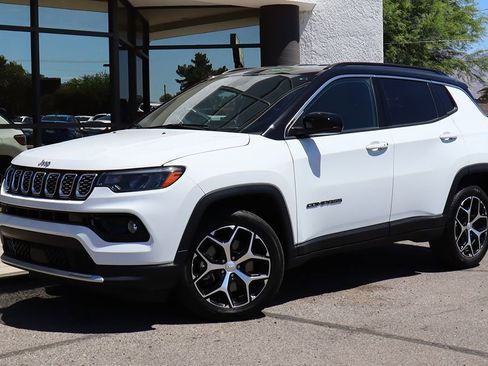 Used 2024 Jeep Compass Limited AWD/4WD image 2