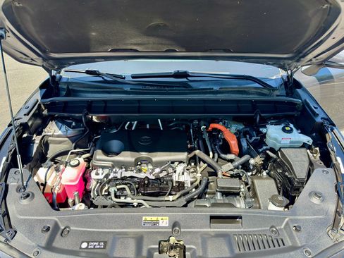 Used 2021 Toyota Highlander XLE AWD/4WD image 15