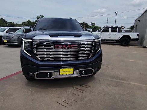 Certified 2022 GMC Sierra 1500 Denali w/ Denali Reserve Package AWD/4WD image 3