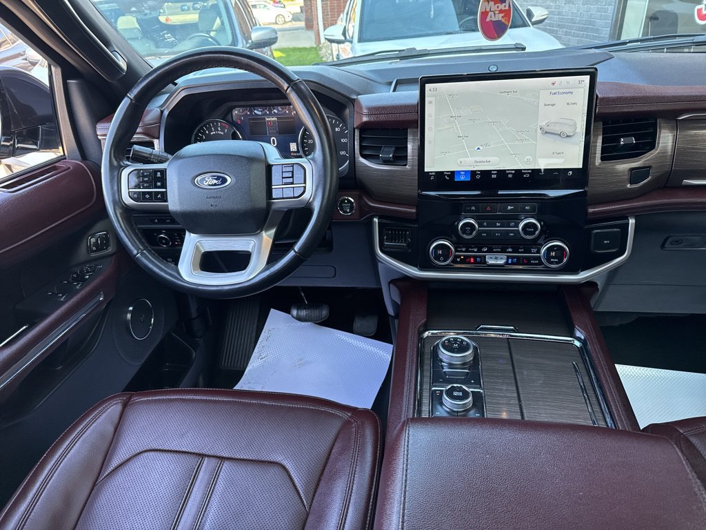 Used 2024 Ford Expedition Limited AWD/4WD image 12