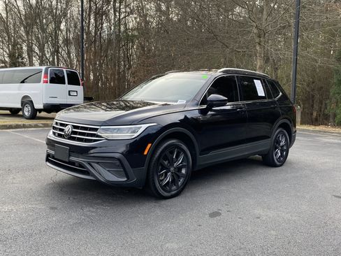 Used 2022 Volkswagen Tiguan SE image 5