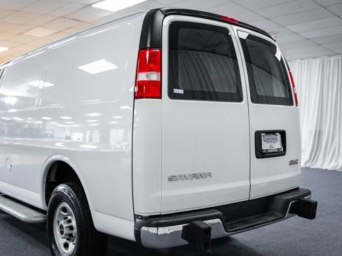 Used 2024 GMC Savana 2500 w/ Driver Convenience Package image 6