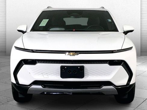 Used 2025 Chevrolet Equinox EV LT image 2