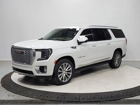 Used 2021 GMC Yukon XL Denali RWD image 3