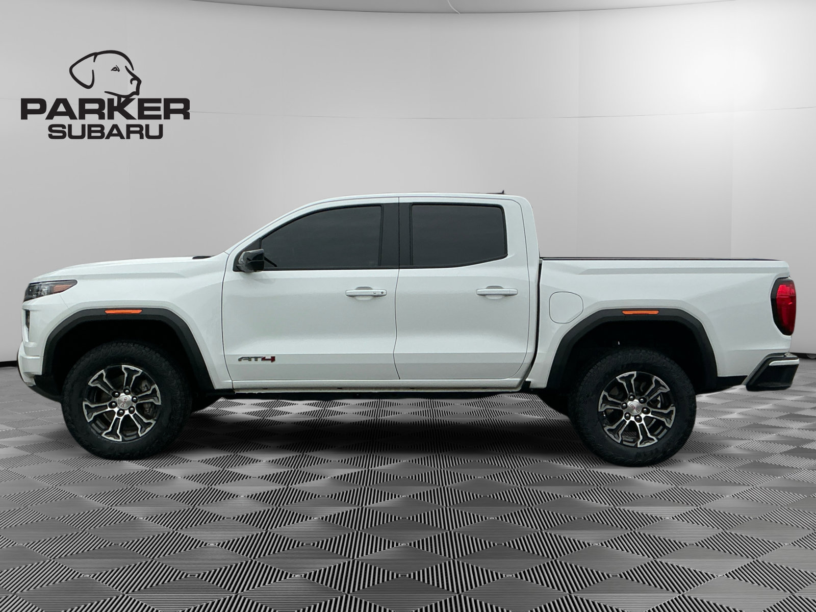 Used 2025 GMC Canyon AT4 w/ Technology Plus Package AWD/4WD image 2