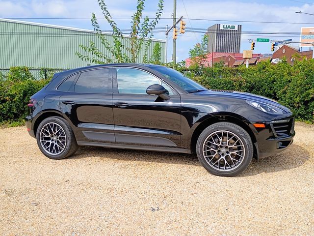 Used 2018 Porsche Macan AWD/4WD image 17