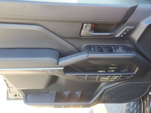 Used 2025 Toyota 4Runner TRD Off-Road Premium image 18