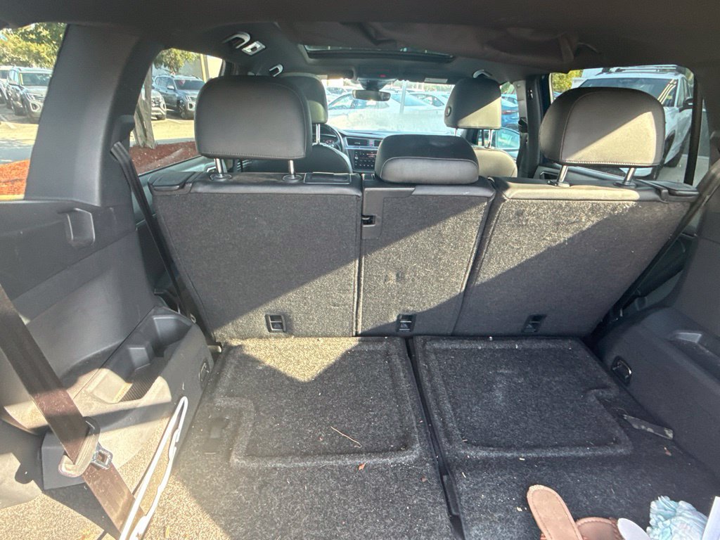 Used 2018 Volkswagen Tiguan SEL Premium w/ R-Line Package FWD image 30