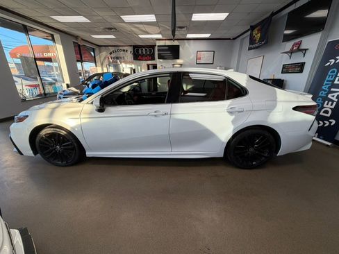 Used 2024 Toyota Camry XSE FWD image 13