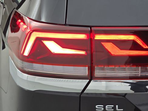 New 2026 Volkswagen Atlas SEL Premium R-Line AWD/4WD image 35