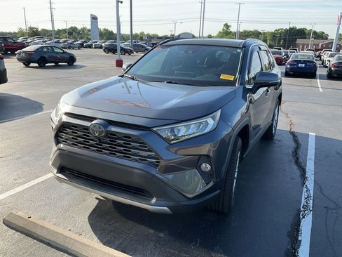 Used 2019 Toyota RAV4 Limited w/ Advanced Technology Package FWD image 11